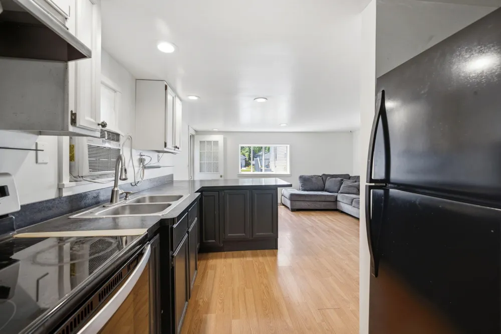 27 S Smith Street New Buffalo, MI 49117
