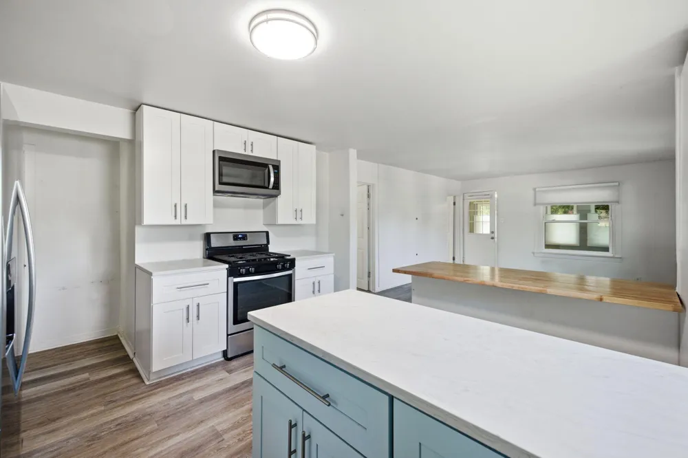 27 S Smith Street New Buffalo, MI 49117