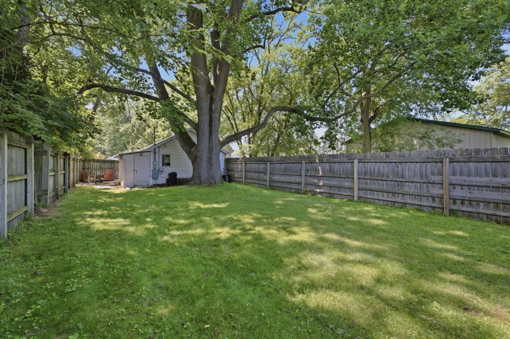 27 S Smith Street New Buffalo, MI 49117