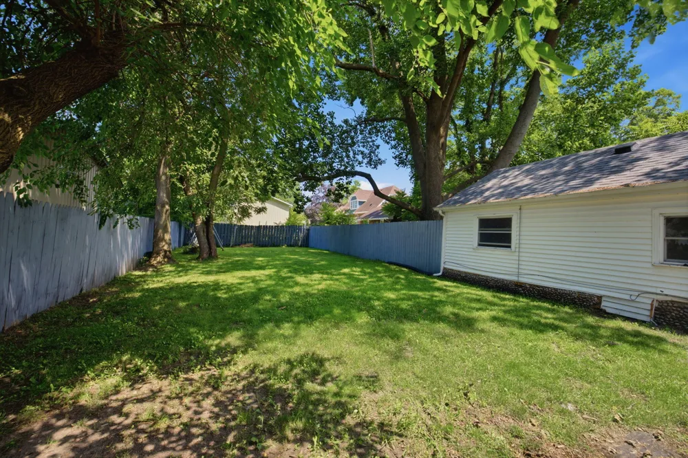 27 S Smith Street New Buffalo, MI 49117