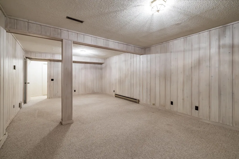 6124 Blake Ridge Road Edina, MN 55436