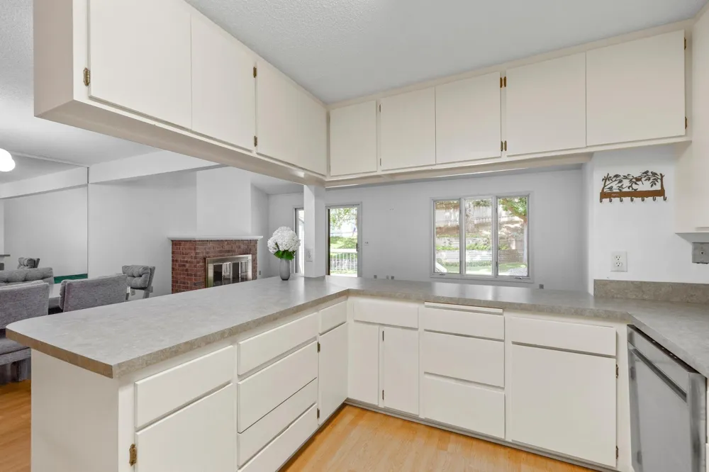 6124 Blake Ridge Road Edina, MN 55436