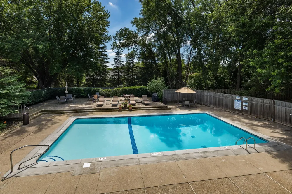 6124 Blake Ridge Road Edina, MN 55436