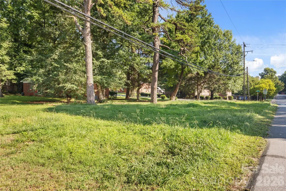 1301 Hateras Avenue Charlotte, NC 28216