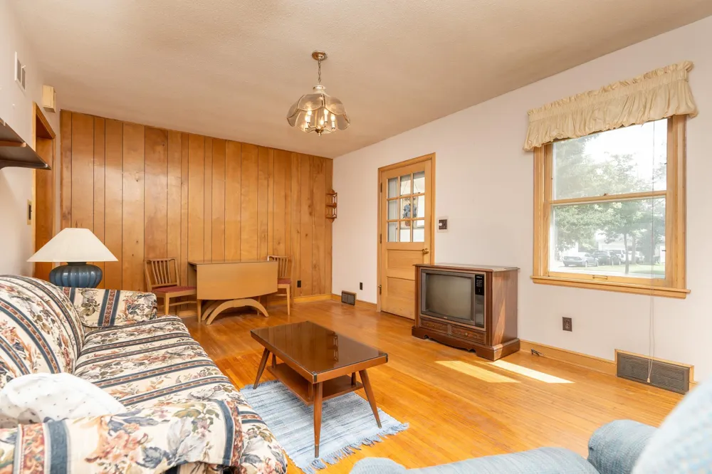 102 5th Street NE Montgomery, MN 56069