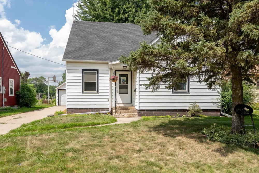 102 5th Street NE Montgomery, MN 56069