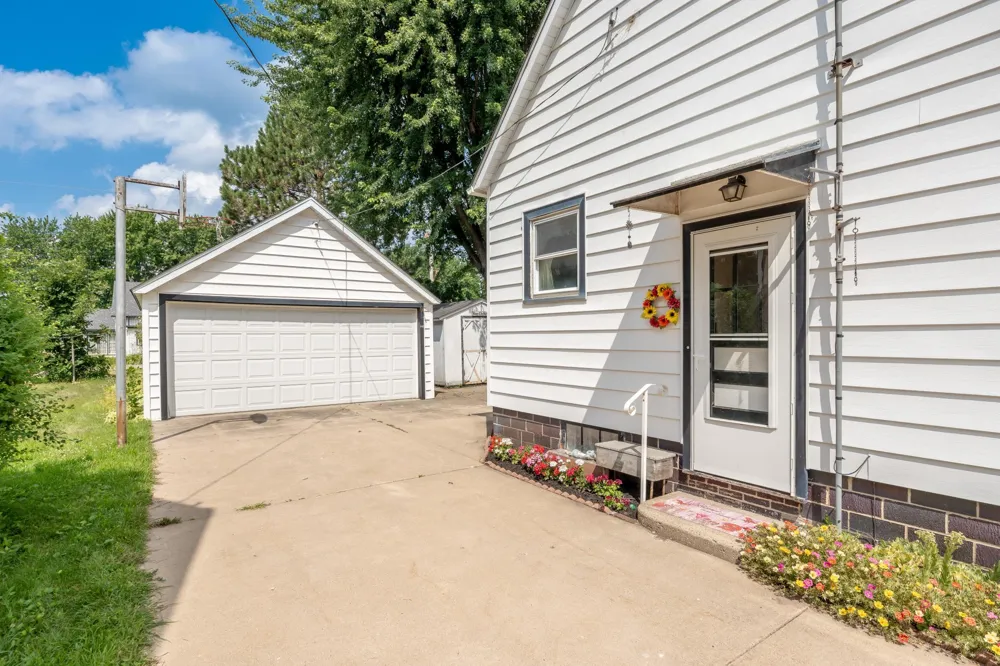 102 5th Street NE Montgomery, MN 56069