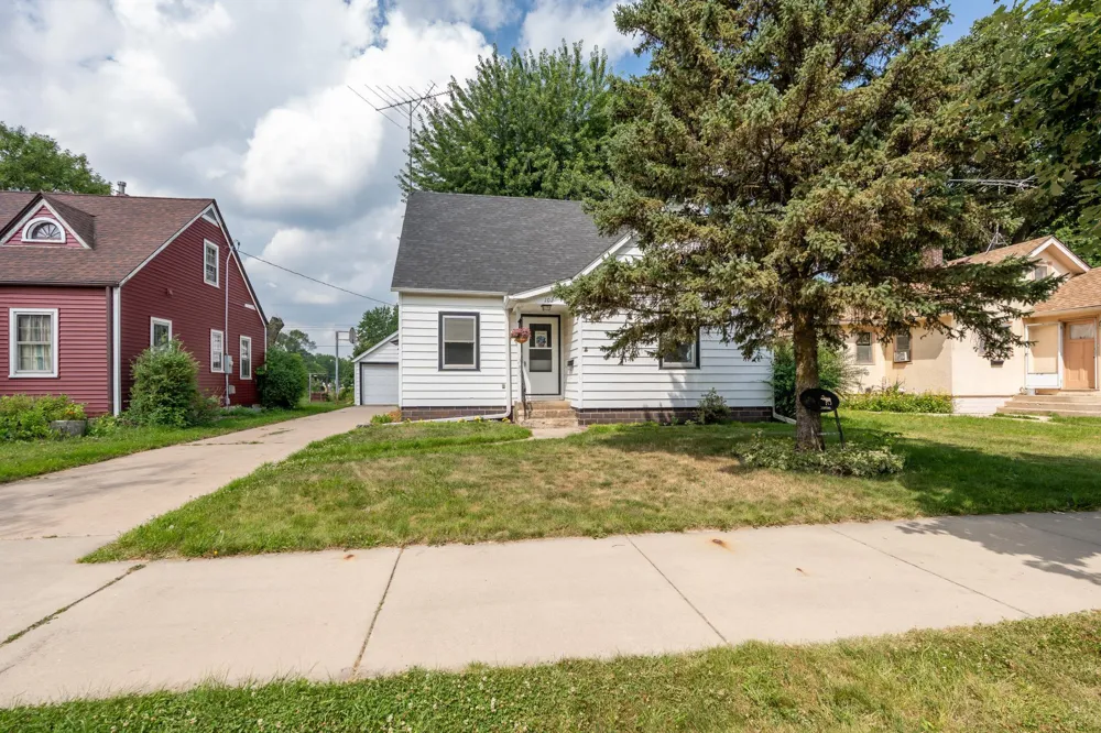 102 5th Street NE Montgomery, MN 56069