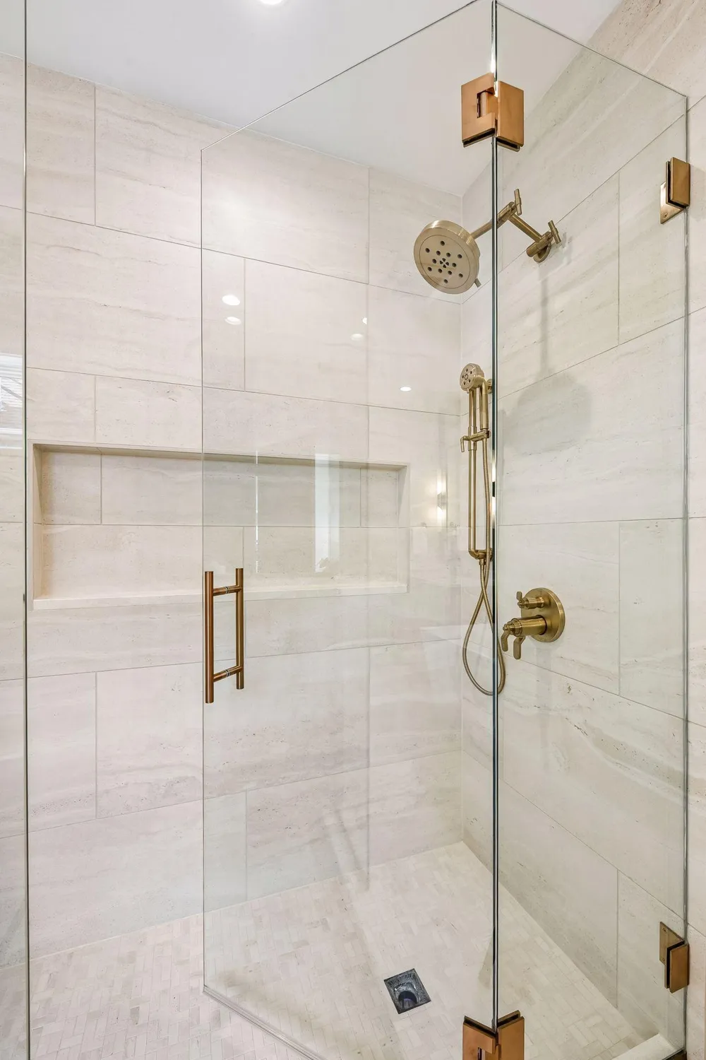 150 Broadway Avenue S #2B Wayzata, MN 55391
