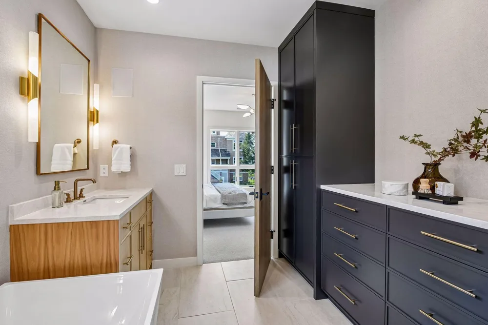 150 Broadway Avenue S #2B Wayzata, MN 55391