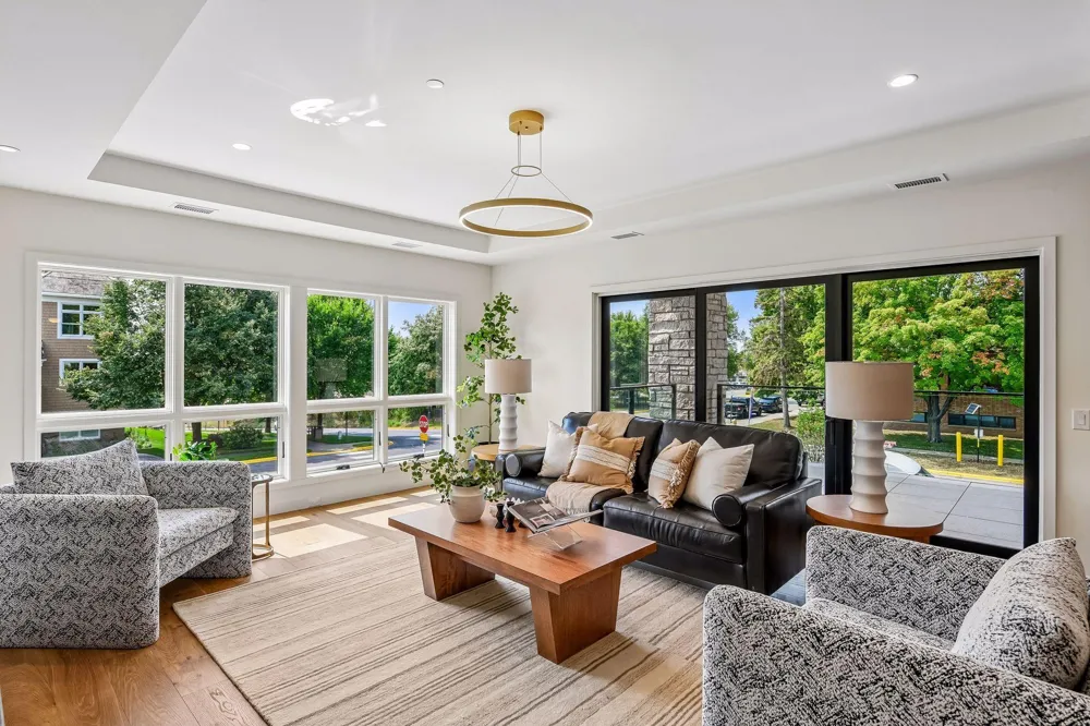 150 Broadway Avenue S #2B Wayzata, MN 55391