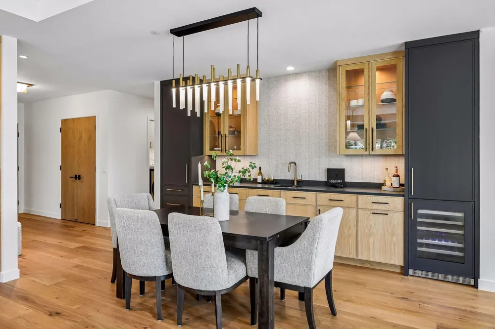 150 Broadway Avenue S #2B Wayzata, MN 55391