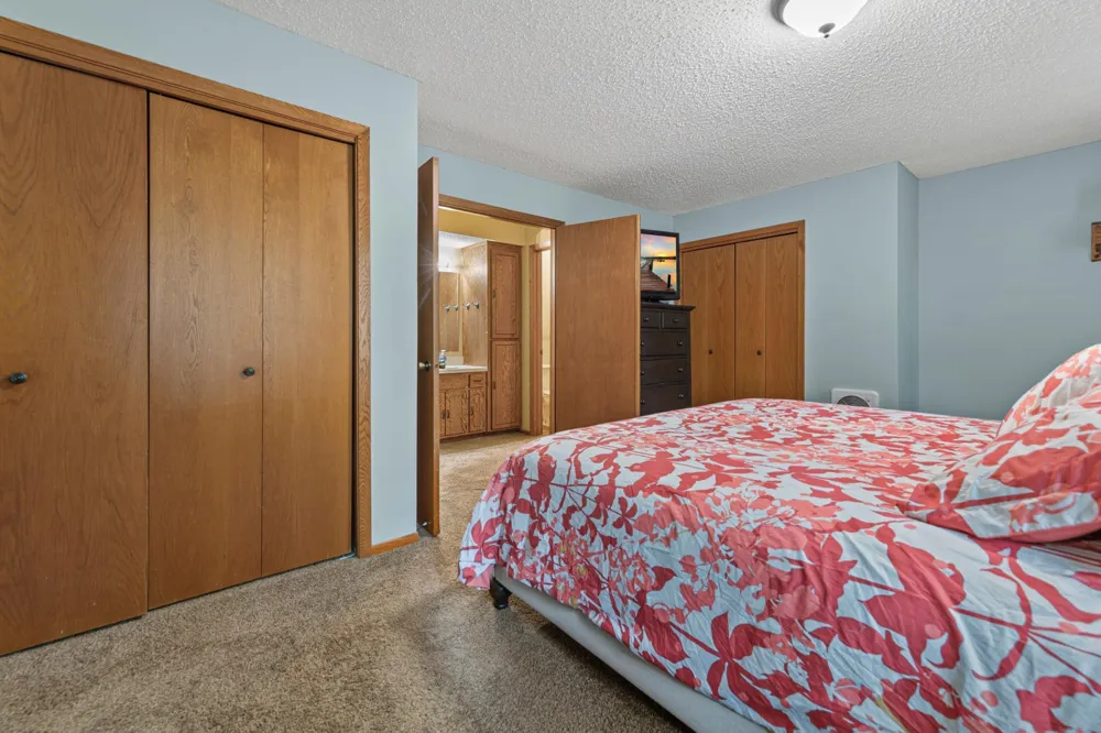 1128 Highland Avenue Northfield, MN 55057