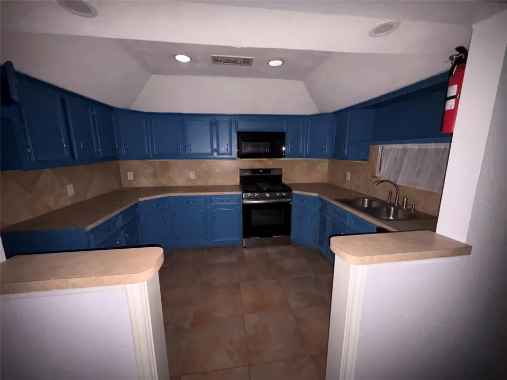 717 Wafer Street Pasadena, TX 77506