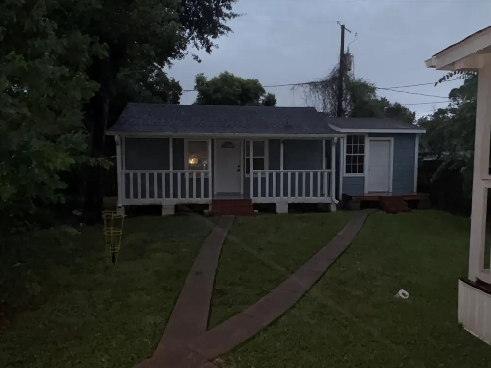 717 Wafer Street Pasadena, TX 77506