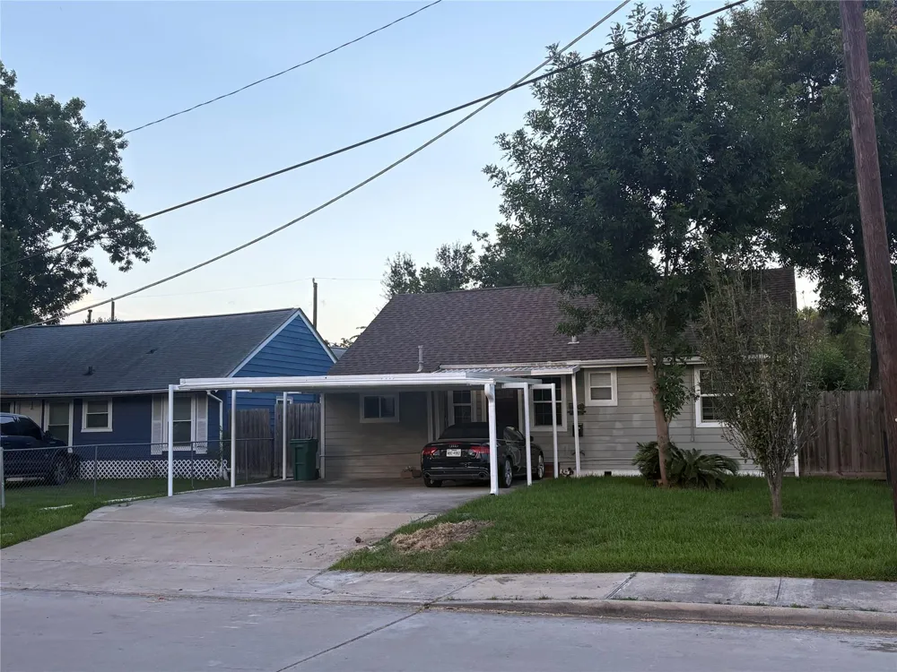 717 Wafer Street Pasadena, TX 77506