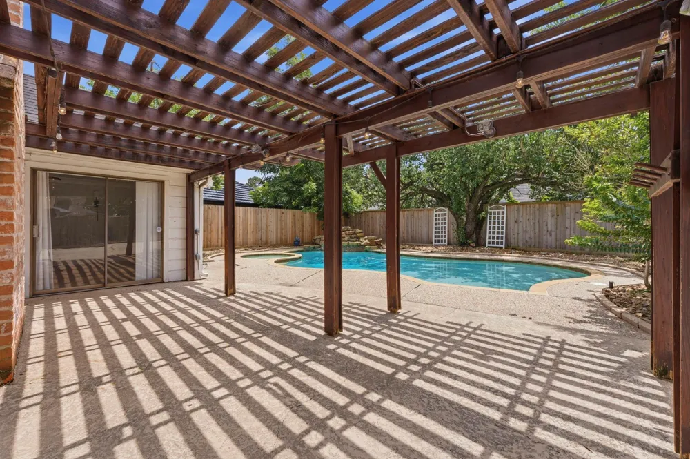 18319 Trace Forest Drive Spring, TX 77379