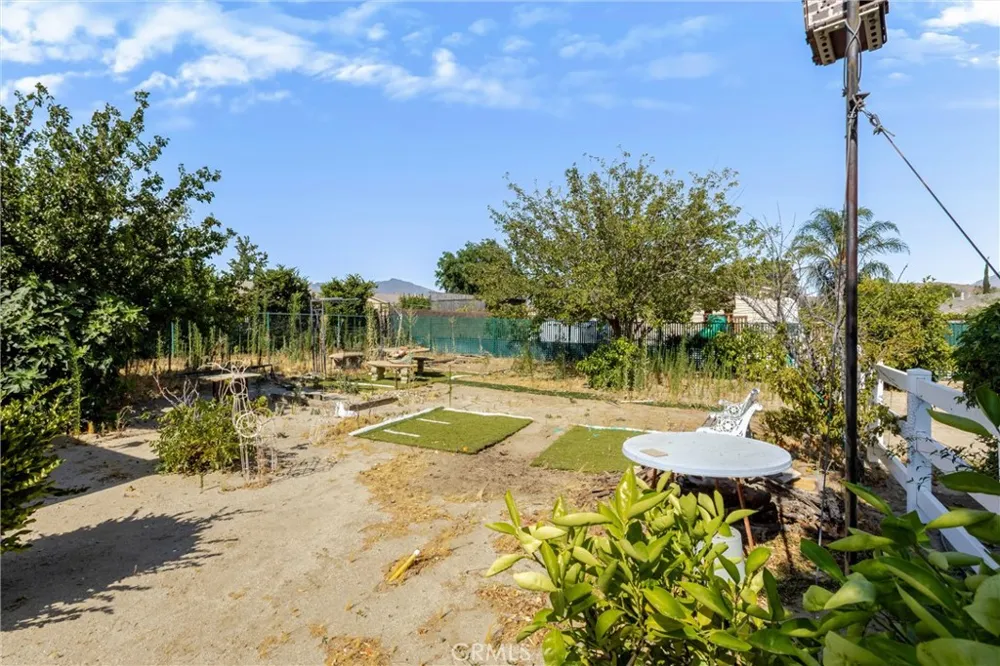 1469 Adam Banning, CA 92220