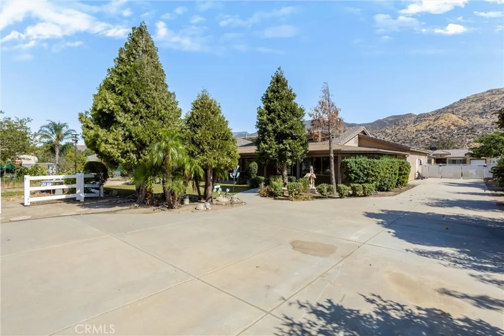 1469 Adam Banning, CA 92220