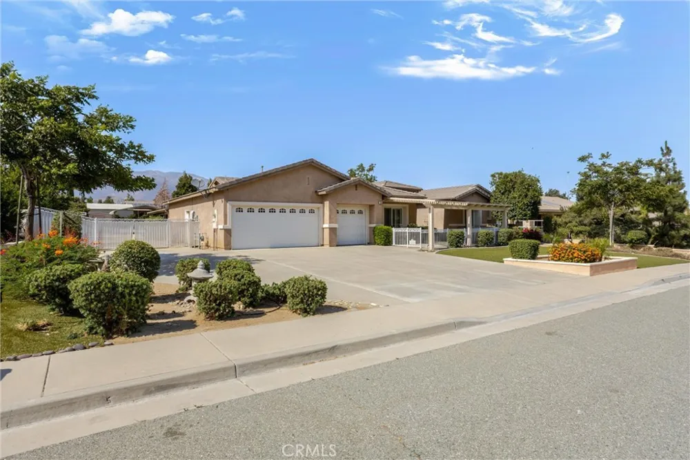 1469 Adam Banning, CA 92220