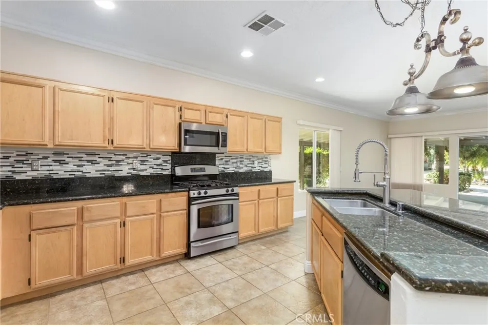 1469 Adam Banning, CA 92220