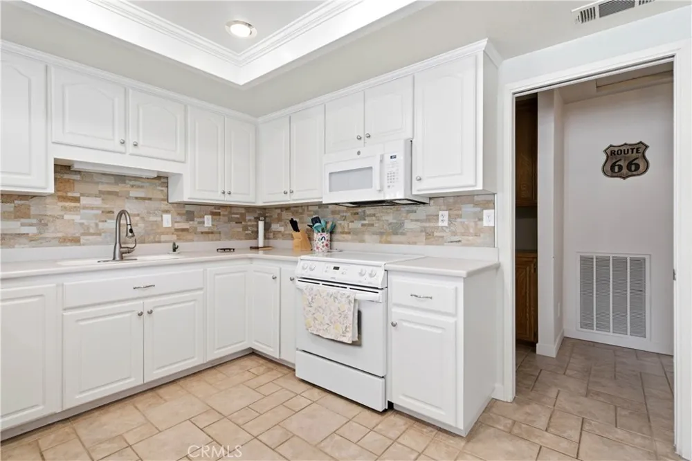 14779 Greenbriar Helendale, CA 92342