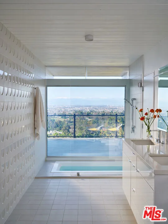 12 Deerhill Drive Palos Verdes Peninsula, CA 90274
