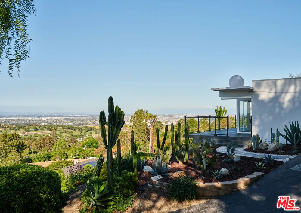 12 Deerhill Drive Palos Verdes Peninsula, CA 90274