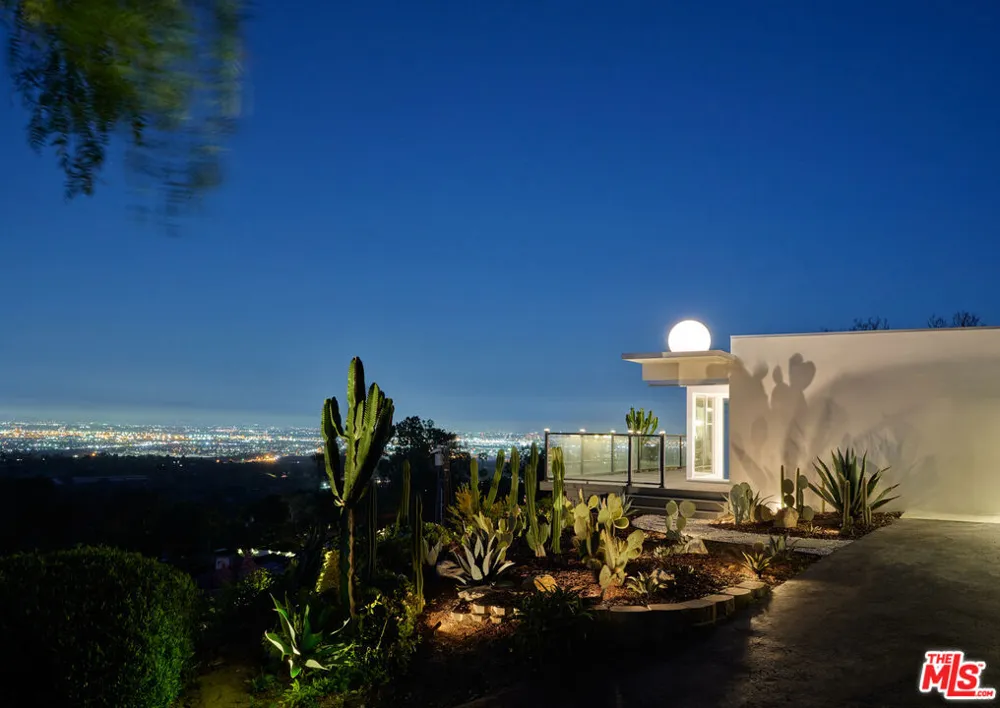 12 Deerhill Drive Palos Verdes Peninsula, CA 90274