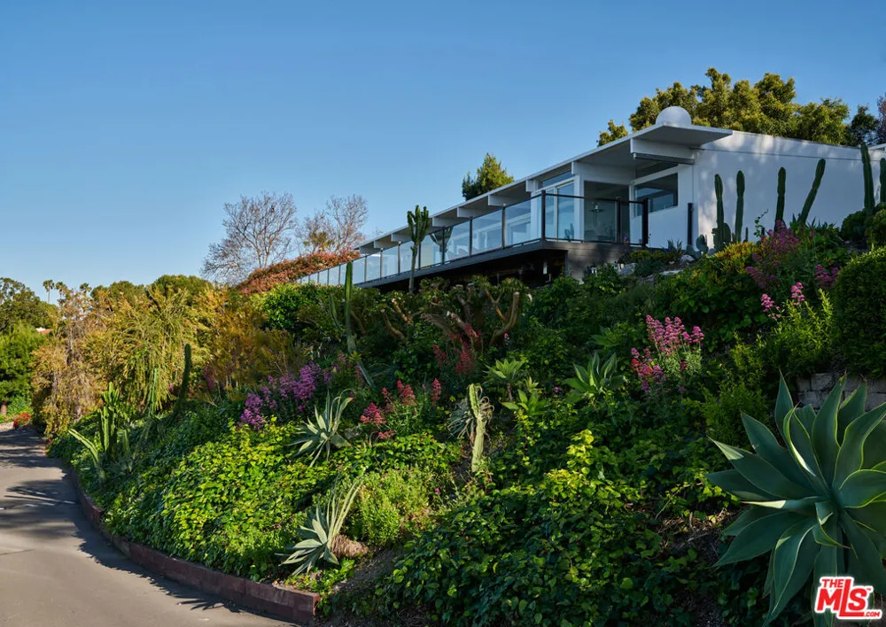 12 Deerhill Drive Palos Verdes Peninsula, CA 90274