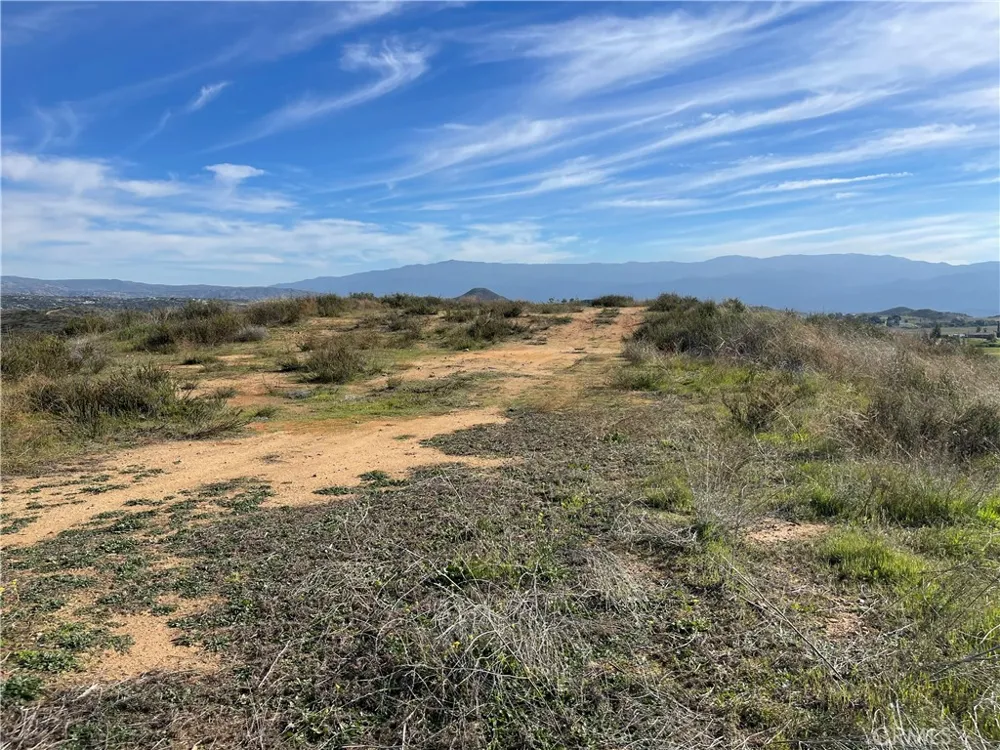 39282 San Ignacio Road Hemet, CA 92544