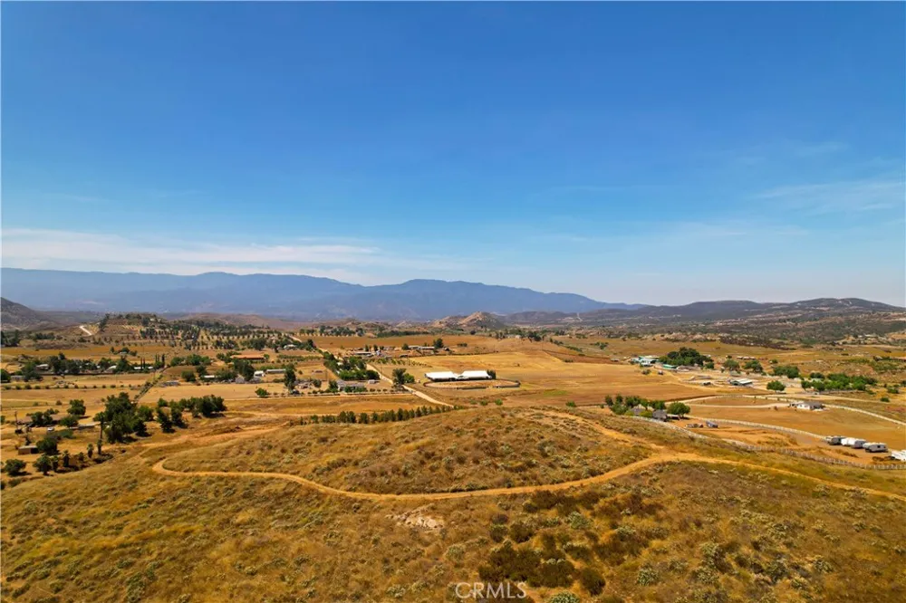 39282 San Ignacio Road Hemet, CA 92544