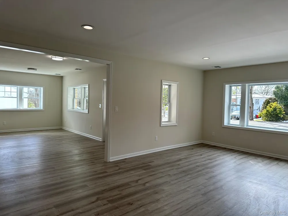 125 W Main Street Kings Park, NY 11754
