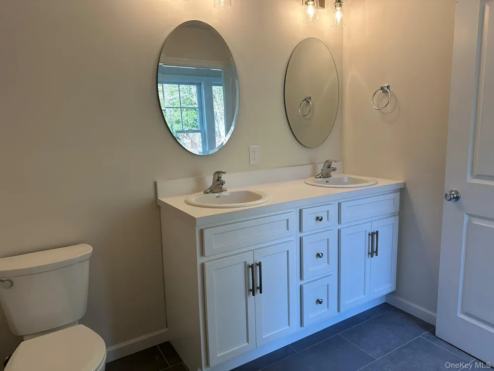 125 W Main Street Kings Park, NY 11754