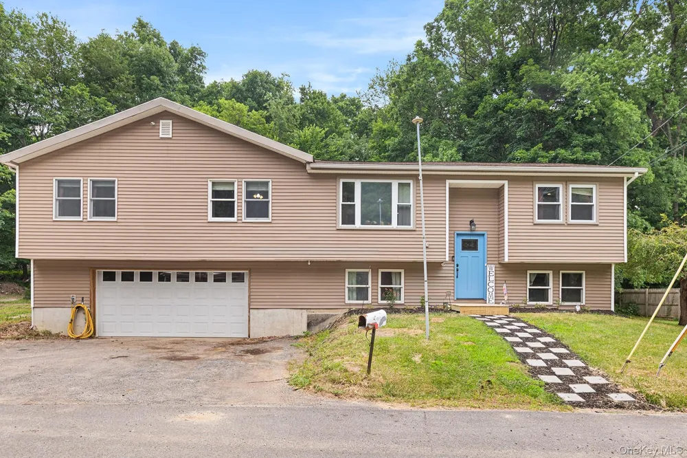 22 Hill View Road New Windsor, NY 12553