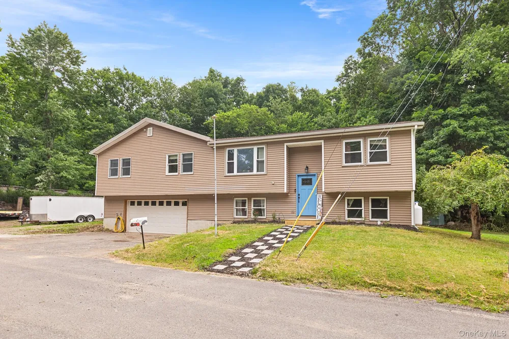 22 Hill View Road New Windsor, NY 12553