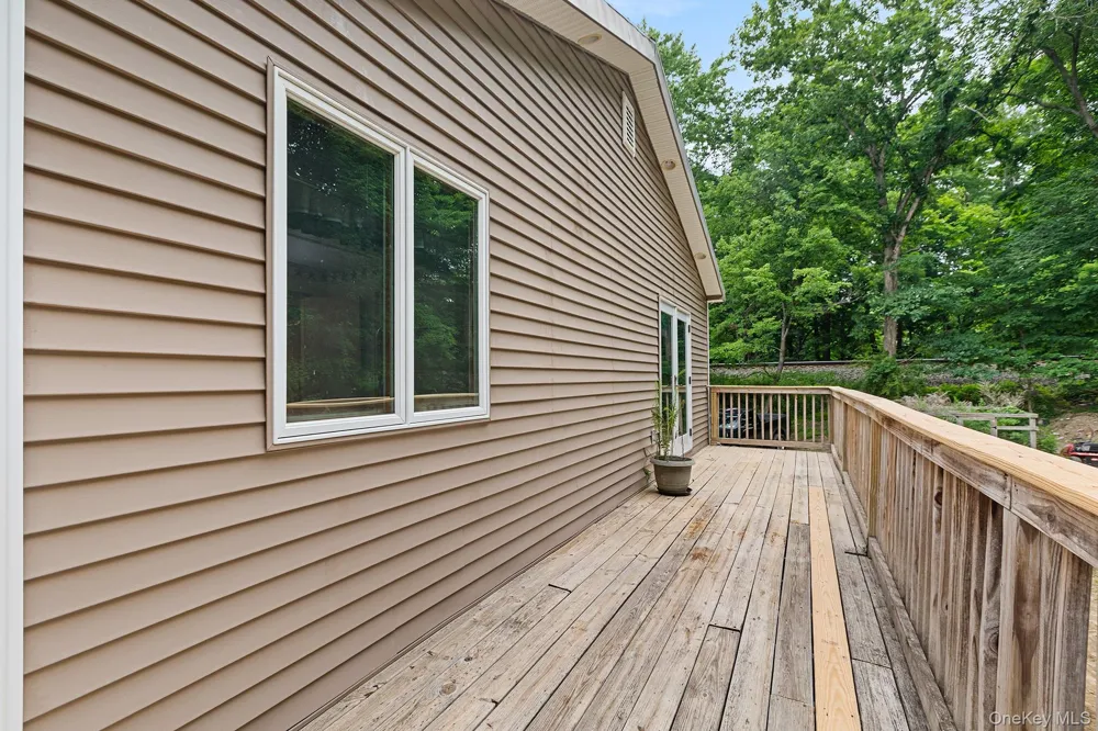22 Hill View Road New Windsor, NY 12553