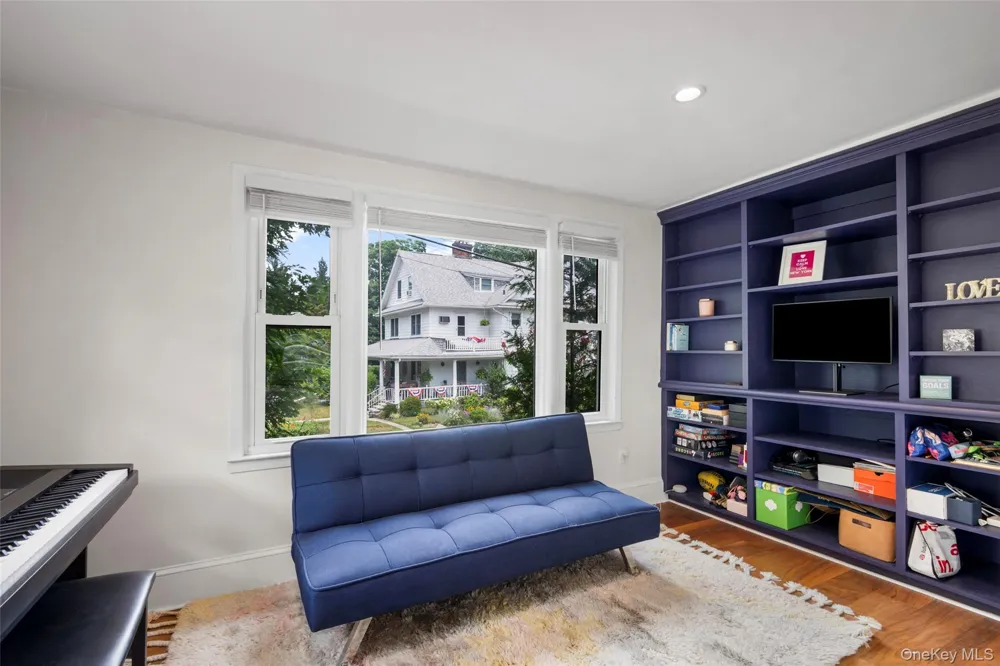 76 Chestnut Avenue Pelham, NY 10803