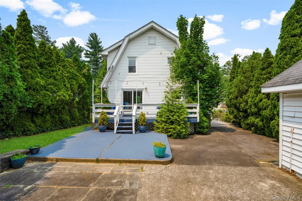 76 Chestnut Avenue Pelham, NY 10803