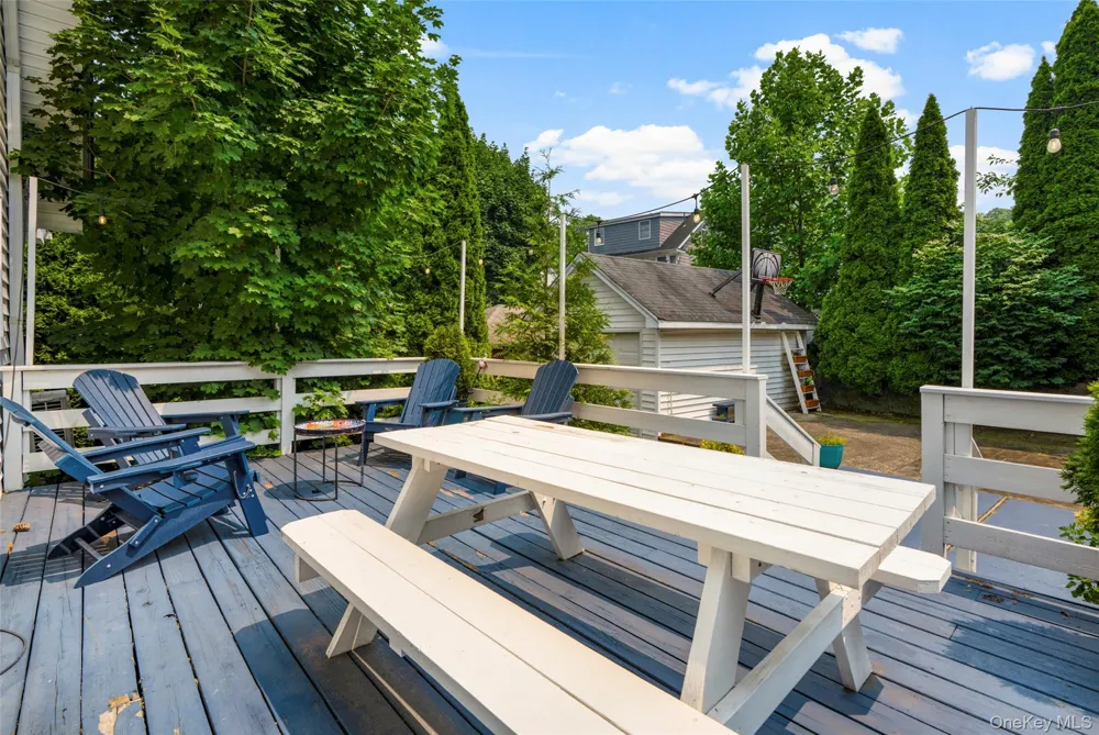 76 Chestnut Avenue Pelham, NY 10803