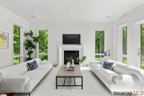 66 Hillside Drive E Sag Harbor, NY 11963