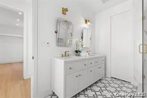 66 Hillside Drive E Sag Harbor, NY 11963