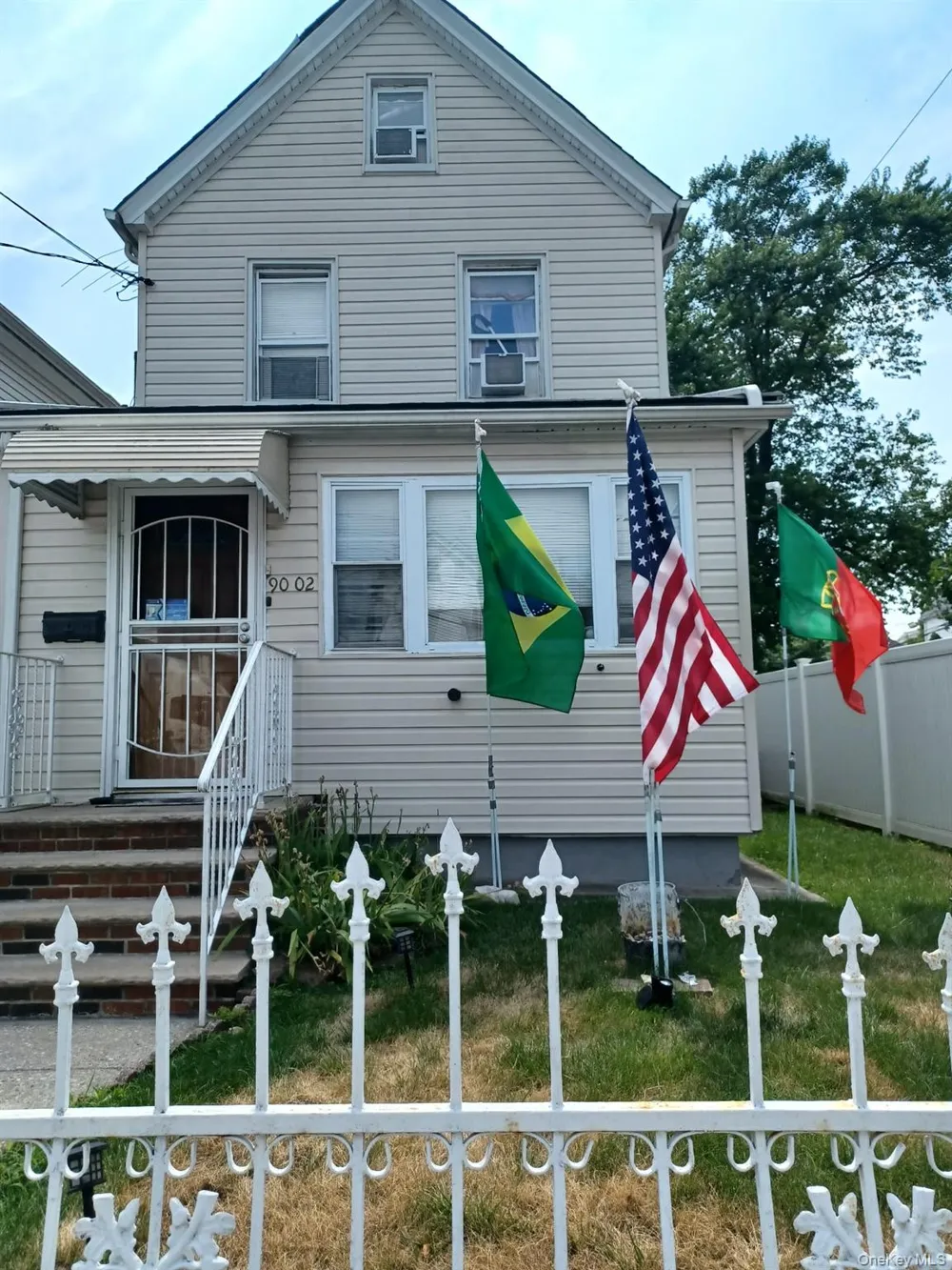 90-02 202nd Street Hollis, NY 11423