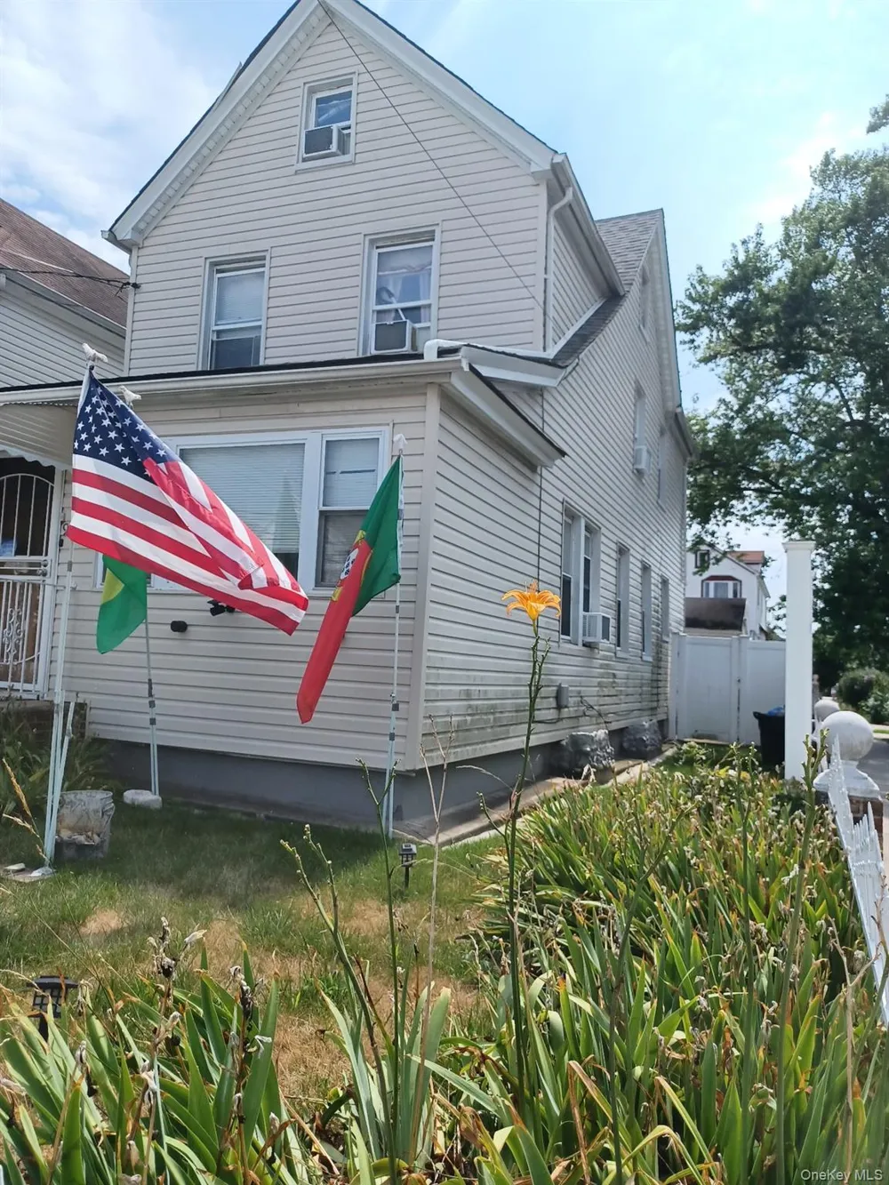90-02 202nd Street Hollis, NY 11423