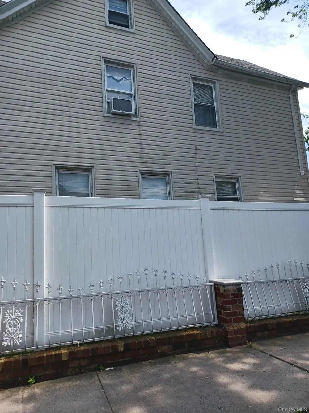 90-02 202nd Street Hollis, NY 11423