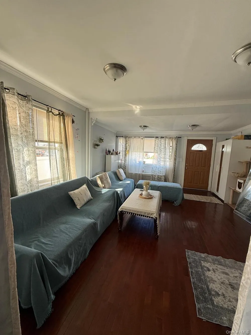 90-02 202nd Street Hollis, NY 11423