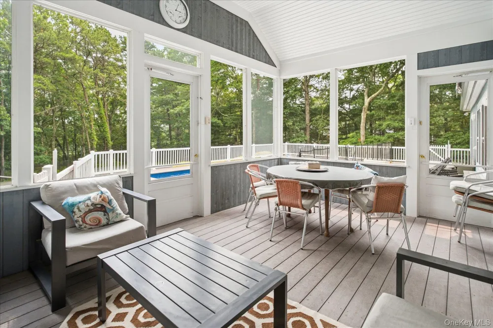 90 Lakeside Lane Westhampton, NY 11977