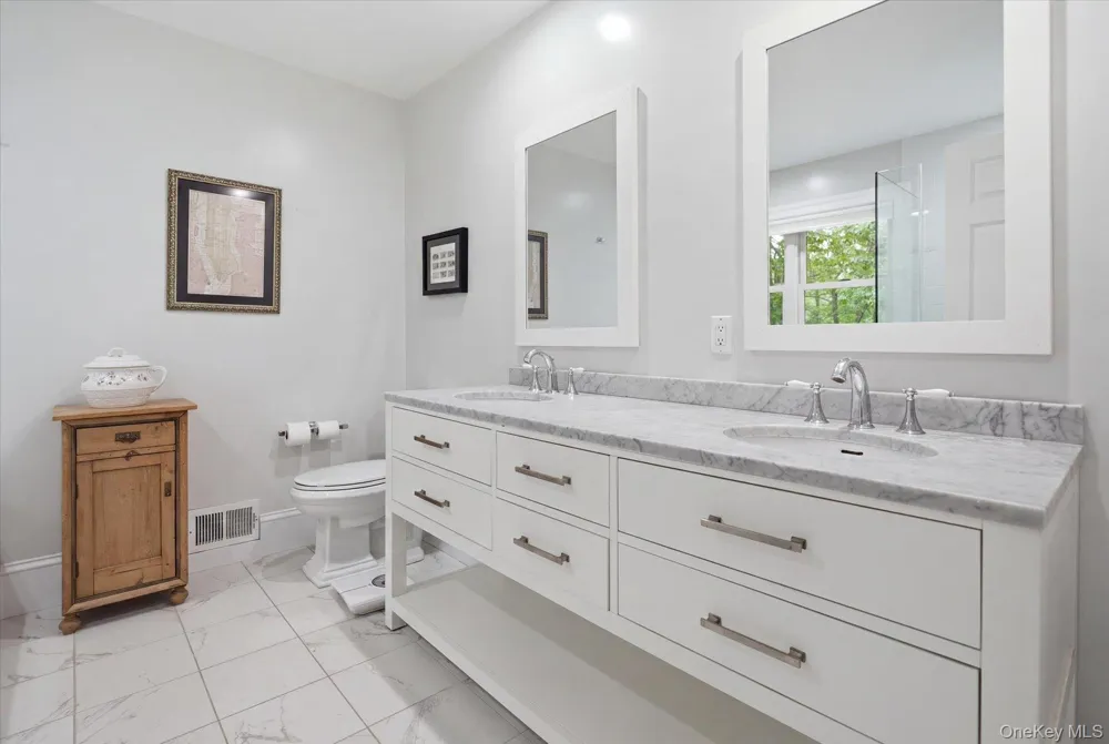 90 Lakeside Lane Westhampton, NY 11977