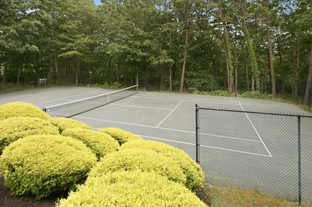 90 Lakeside Lane Westhampton, NY 11977