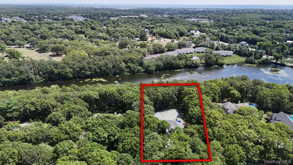 90 Lakeside Lane Westhampton, NY 11977